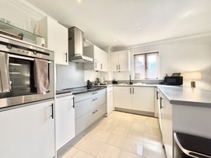 Kitchen- click for photo gallery